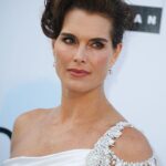 Brooke Shields Bongkar Tindakan Dokter Lakukan ‘Bonus’ Oplas Vagina Tanpa Izin